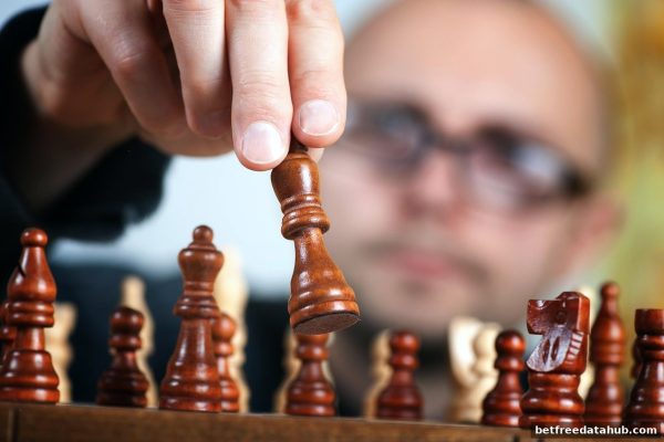 棋牌游戏赢牌策略：概率分析、心理博弈与实战技巧，博彩平台新人免费奖金助你启程